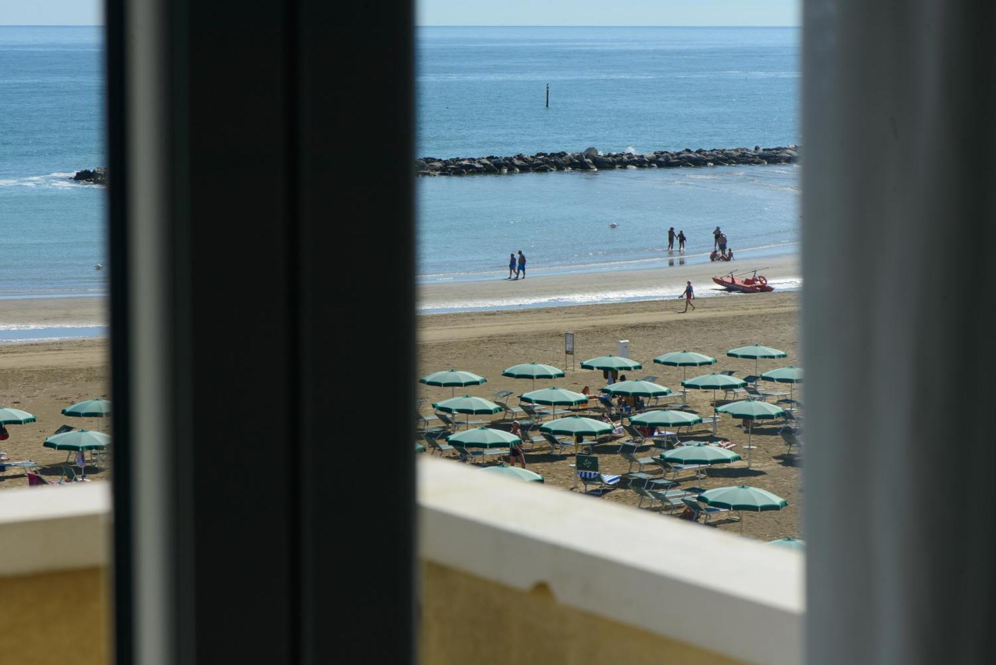 Nautic Beach Hotel Rimini Extérieur photo